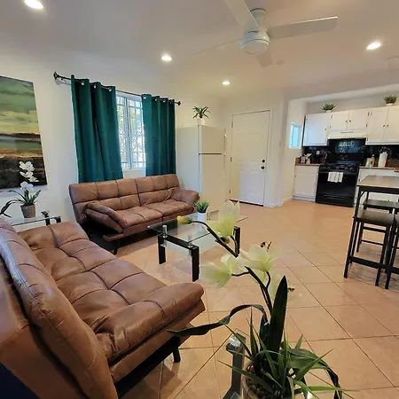 Beverlywood 2-Bedroom Suite - 5 Minutes To Rodeo Drive